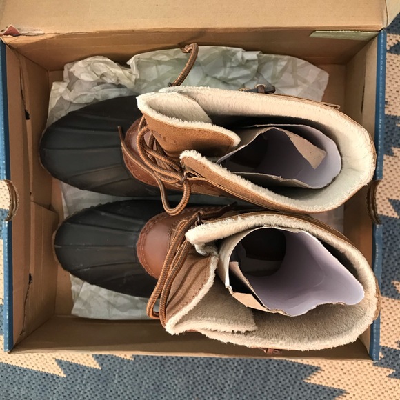 Vegan rain or snow duck boots by JBU - Picture 6 of 7